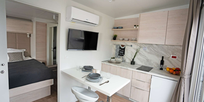 Luxuscamping - Terrasse - Dubrovnik - Kitchen & living room - Lavanda Camping**** Premium Tris Mobile Home