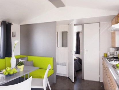 Luxuscamping - Kochmöglichkeit - Centre - Cottage 3 Schlafzimmer *** - Domaine des Alicourts Chalet / Cottage für 4-6 Personen auf Domaine des Alicourts
