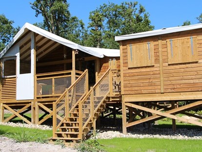 Luxury camping - Kochmöglichkeit - Centre - Explorer Lodge von außen - Domaine des Alicourts Explorer Lodge für 6 Personen auf Domaine des Alicourts