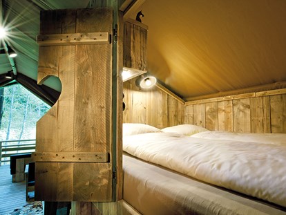 Luxury camping - Preisniveau: exklusiv - Tyrol - Bedstee Safari-Lodge-Zelt "Zebra" - Nature Resort Natterer See Safari-Lodge-Zelt "Zebra" am Nature Resort Natterer See