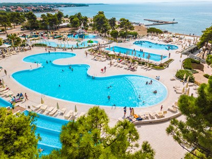 Luxury camping - TV - Dalmatia - Poolanlage - Zaton Holiday Resort Glamping Zelte auf Zaton Holiday Resort