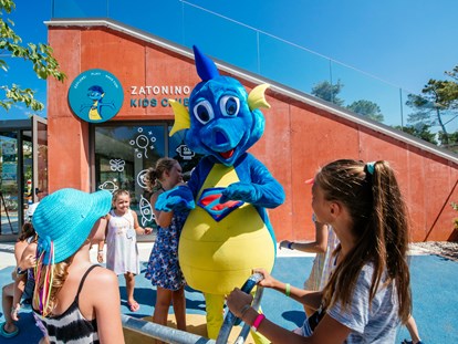Luxury camping - Sonnenliegen - Croatia - Kids Club - Animationsprogramm - Zaton Holiday Resort Mobilheime auf Zaton Holiday Resort