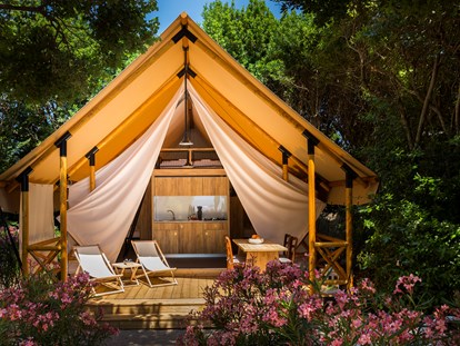 Luxuscamping - Art der Unterkunft: Mobilheim - Kvarner - Fläche: 38 m² - Krk Premium Camping Resort - Valamar Krk Premium Camping Resort - Safari-Zelte
