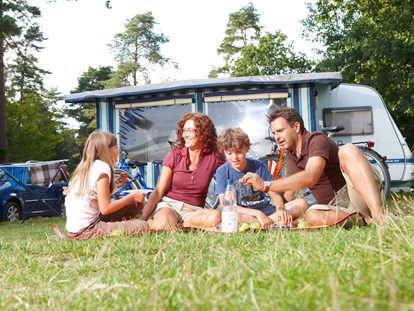 Luxuscamping - WC - Lüneburger Heide - Familie Wohnwagen - Südsee-Camp Wohnwagen Typ 1 am Südsee-Camp