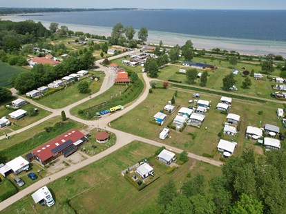 Luxury camping - Terrasse - Mecklenburg-Western Pomerania - Das Wohnheim steht auf dem ostseequelle.camp - ostseequelle.camp Wohnmobilheim für max. 6 Personen