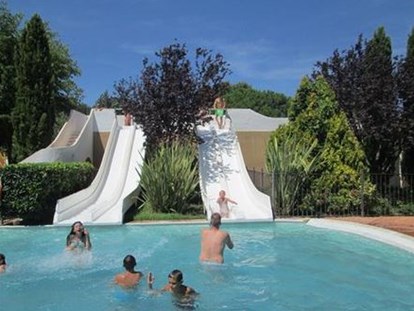 Luxuscamping - Art der Unterkunft: Mobilheim - Sérignan - Pool mit Wasserrutschen - Camping Le Sérignan Plage Cottage "PMR" für 4 Personen am Camping Le Sérignan Plage