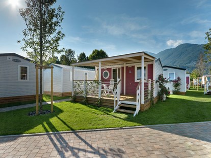 Luxury camping - Dusche - Ticino - Campofelice Camping Village Bungalow AZALEA Life auf Campofelice Camping Village