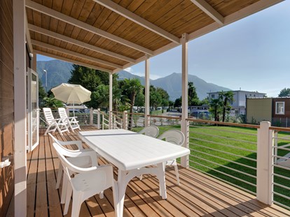 Luxuscamping - Tessin - Campofelice Camping Village Bungalow PALMA 4 auf Campofelice Camping Village