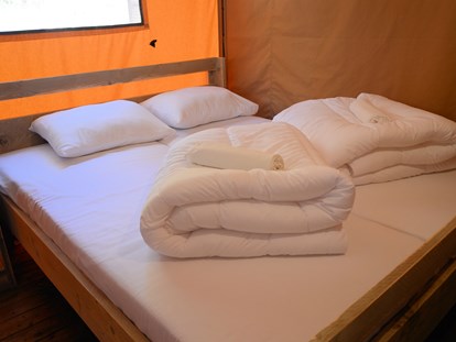 Luxury camping - Terrasse - Bett - Camping Baldarin Glamping-Zelte auf Camping Baldarin