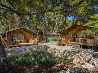Luxury camping - Parkplatz bei Unterkunft - Cres - Lošinj - View - Camping Baldarin Glamping-Zelte auf Camping Baldarin