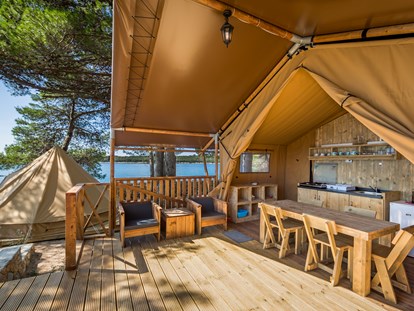 Luxury camping - getrennte Schlafbereiche - Croatia - Interier - Camping Baldarin Glamping-Zelte auf Camping Baldarin