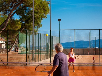 Luxury camping - Sonnenliegen - Croatia - Tennis - Camping Baldarin Glamping-Zelte auf Camping Baldarin