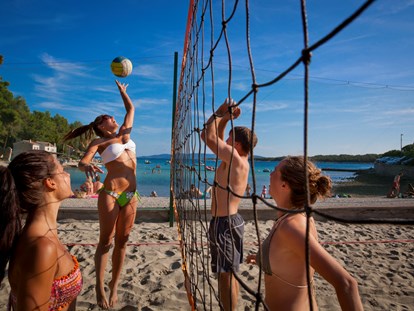 Luxury camping - Preisniveau: exklusiv - Cres - Lošinj - Volleyball - Camping Baldarin Glamping-Zelte auf Camping Baldarin