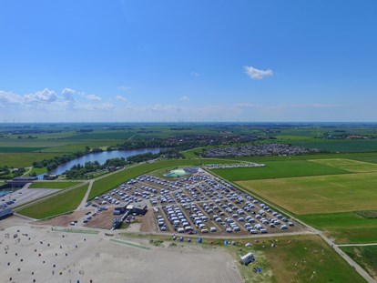 Luxuscamping - Preisniveau: günstig - Niedersachsen - Nordseestrand in Dornumersiel Pipowagen auf dem Campingplatz am Nordseestrand in Dornumersiel