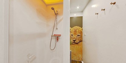 Luxuscamping - Dusche - Cavallino - Badezimmer im Zelt - Union Lido - Suncamp SunLodge Safari von Suncamp auf Union Lido