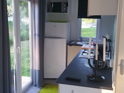 Luxuscamping - Kochmöglichkeit - Mobilheim Riviera Suite 2018 mit Terrasse - Zelt Lodges Campingplatz Ammertal Zelt Lodges Campingplatz Ammertal