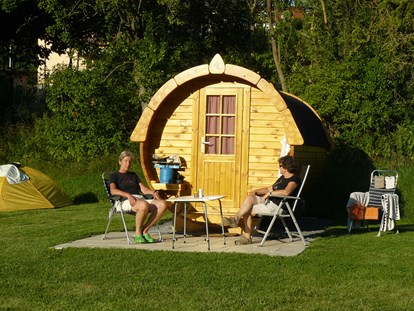 Luxury camping - Art der Unterkunft: Hütte/POD - Stuttgart / Kurpfalz / Odenwald ... - Camping Schwabenmühle Schlaffass auf Camping Schwabenmühle