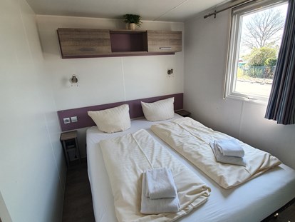 Luxury camping - Bad und WC getrennt - Germany - Zimmer 1 - Campingplatz "Auf dem Simpel" Mobilheime auf Campingplatz "Auf dem Simpel"