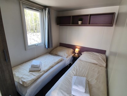 Luxury camping - Bad und WC getrennt - Zimmer 2 - Campingplatz "Auf dem Simpel" Mobilheime auf Campingplatz "Auf dem Simpel"