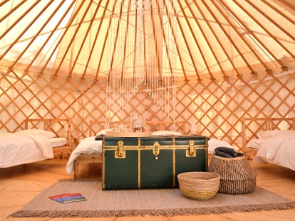 Luxuscamping - Dusche - Tessin - Camping Bellinzona Mongolische Jurte am Camping Bellinzona
