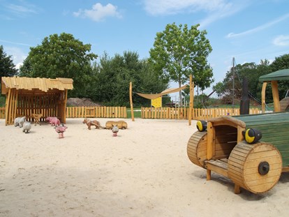 Luxury camping - Parkplatz bei Unterkunft - Lower Saxony - Unsere Kleinkind Spieloase - Freizeitpark "Am Emsdeich" Safari Zeltlodge mit exklusiver Ausstattung