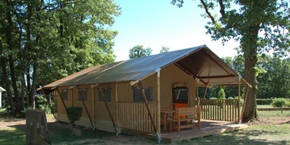 Luxury camping - Terrasse - Ardennes - Parcs Naturels - Camping Fuussekaul Gemütlich eingerichtete Safarizelte auf Camping Fuussekaul