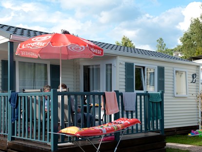Luxuscamping - getrennte Schlafbereiche - Eifel - Prümtal-Camping Oberweis Mobilheime 4 P auf Prümtal-Camping Oberweis
