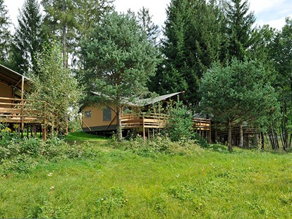 Luxury camping - getrennte Schlafbereiche - Tyrol - Safari-Lodge-Zelt "Rhino Deluxe" - Nature Resort Natterer See Safari-Lodge-Zelt "Rhino Deluxe" am Nature Resort Natterer See