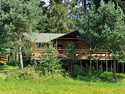 Luxury camping - Heizung - Tyrol - Safari-Lodge-Zelt "Rhino Deluxe" - Nature Resort Natterer See Safari-Lodge-Zelt "Rhino Deluxe" am Nature Resort Natterer See