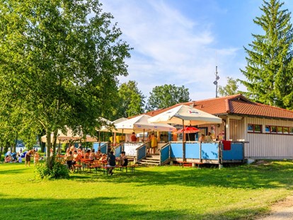 Luxuscamping - Preisniveau: moderat - Deutschland - Kiosk am Campingplatz Pilsensee - Pilsensee in Bayern Jagdhäuschen am Pilsensee in Bayern