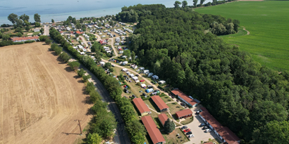 Luxuscamping - Terrasse - Mecklenburg-Vorpommern - Wunderschöne Lage - ostseequelle.camp Bungalow für 2 Personen