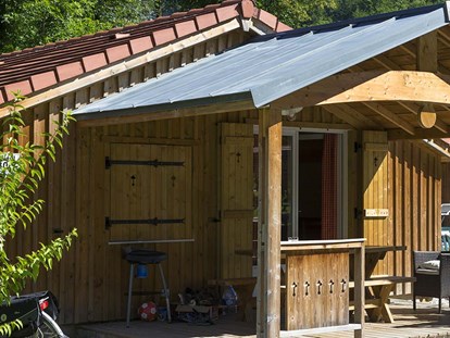 Luxury camping - Art der Unterkunft: Hütte/POD - France - Domaine de Chalain Bungalows auf Domaine de Chalain