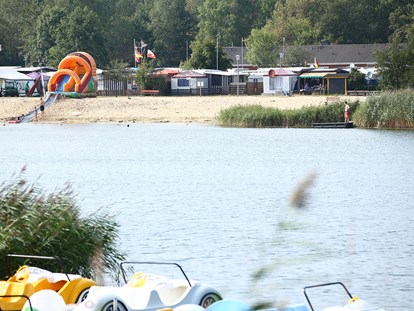 Luxury camping - Parkplatz bei Unterkunft - Nordseeküste - Kransburger See Mietwohnwagen am Kransburger See