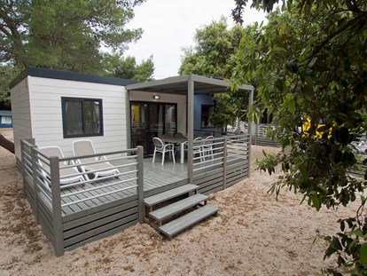Luxury camping - TV - Istria - CampingIN Park Umag - Meinmobilheim Moda Plus auf dem CampingIN Park Umag