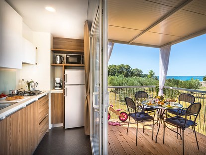 Luxuscamping - Dusche - Kroatien - Aminess Maravea Camping Resort - Meinmobilheim Mirami Prestige auf dem Aminess Maravea Camping Resort