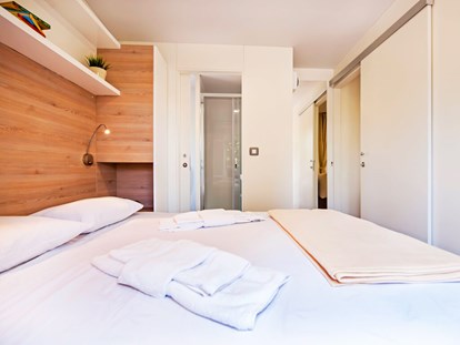 Luxuscamping - Unterkunft alleinstehend - Adria - Camping Resort Lanterna - Meinmobilheim Mediteran Comfort Family auf dem Camping Resort Lanterna