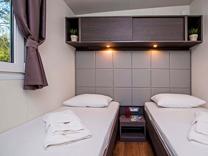 Luxury camping - Unterkunft alleinstehend - Croatia - Camping Resort Lanterna - Meinmobilheim Mediteran Superior auf dem Camping Resort Lanterna