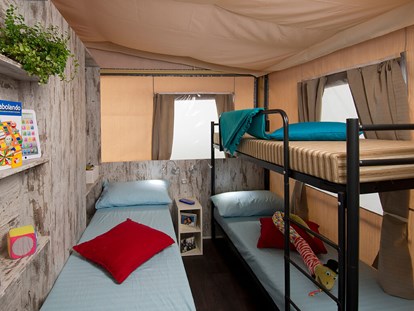 Luxuscamping - Art der Unterkunft: Safari-Zelt - Boutique Campingplatz Santa Marina - Meinmobilheim Premium Two Bedroom Glamping Tent auf dem Boutique Campingplatz Santa Marina