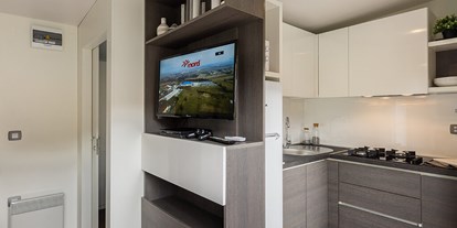 Luxuscamping - Istrien - Campingplatz Porton Biondi - Meinmobilheim Mediteran Premium auf dem Campingplatz Porton Biondi