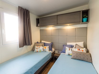 Luxury camping - TV - Rovinj - Campingplatz Porton Biondi - Meinmobilheim Mediteran Premium auf dem Campingplatz Porton Biondi