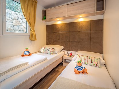 Luxuscamping - Kochmöglichkeit - Kroatien - Ježevac Premium Camping Resort - Meinmobilheim Lungomare Premium Family auf dem Ježevac Premium Camping Resort