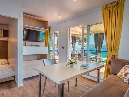 Luxuscamping - Kochmöglichkeit - Krk - Ježevac Premium Camping Resort - Meinmobilheim Lungomare Premium Seaside auf dem Ježevac Premium Camping Resort