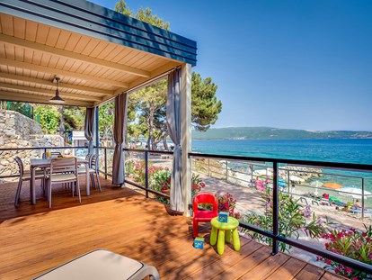 Luxuscamping - Preisniveau: exklusiv - Zadar - Šibenik - Ježevac Premium Camping Resort - Meinmobilheim Lungomare Premium Spectacular View auf dem Ježevac Premium Camping Resort