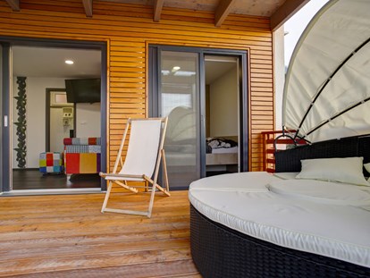Luxury camping - Unterkunft alleinstehend - Dalmatia - Campingplatz Rehut - Meinmobilheim Mirta auf dem Campingplatz Rehut