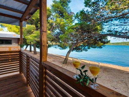 Luxuscamping - Kochmöglichkeit - Zadar - Campingplatz Miran Pirovac - Meinmobilheim Pirovas Seaview auf dem Campingplatz Miran Pirovac