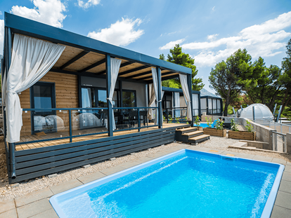 Luxury camping - Preisniveau: exklusiv - Dalmatia - Campingplatz Medora Orbis - Meinmobilheim Deluxe Family auf dem Campingplatz Medora Orbis