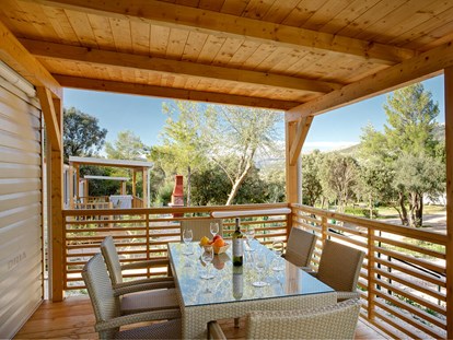 Luxuscamping - Preisniveau: gehoben - Dalmatien - Campingplatz Solitudo - Meinmobilheim Comfort auf dem Campingplatz Solitudo