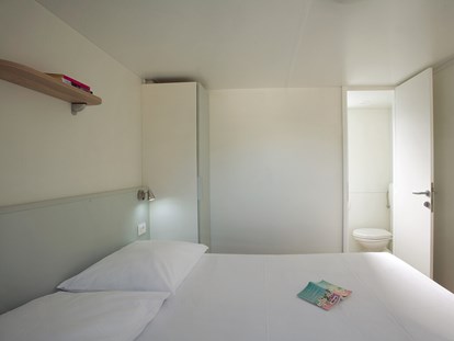 Luxury camping - Preisniveau: gehoben - Dalmatia - Campingplatz Solitudo - Meinmobilheim Comfort auf dem Campingplatz Solitudo