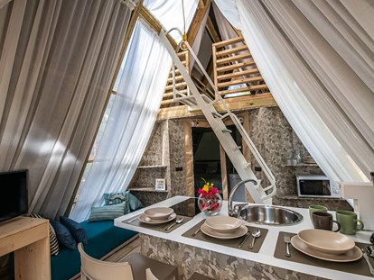 Luxuscamping - Terrasse - Pula - Arena One 99 Glamping - Meinmobilheim Two bedroom lodge tent auf dem Arena One 99 Glamping