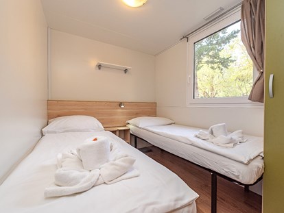 Luxuscamping - Preisniveau: gehoben - Dalmatien - Campingplatz Bluesun Paklenica - Meinmobilheim Olib 2+2 auf dem Campingplatz Bluesun Paklenica